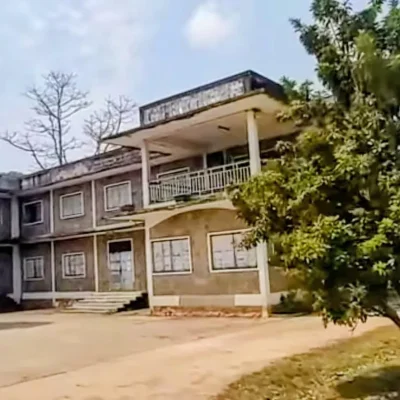 005ເຮືອນເກົ່ານາຍພົນວັງປາວ