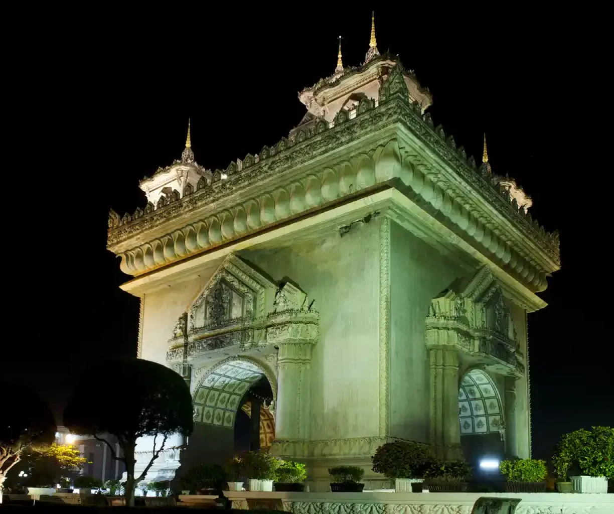 patuxai-arch-landmark-in-vientiane-city-laos-at-ni-2025-09-21-16-10-27-utc_result